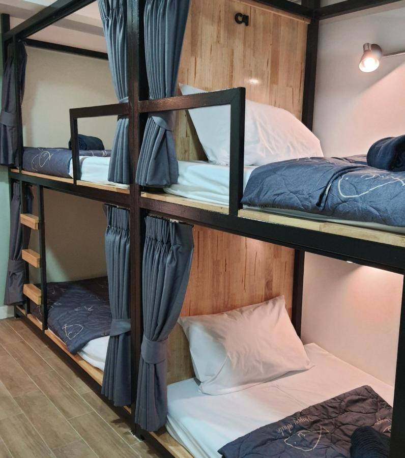 Station8 Hostel 방콕 외부 사진